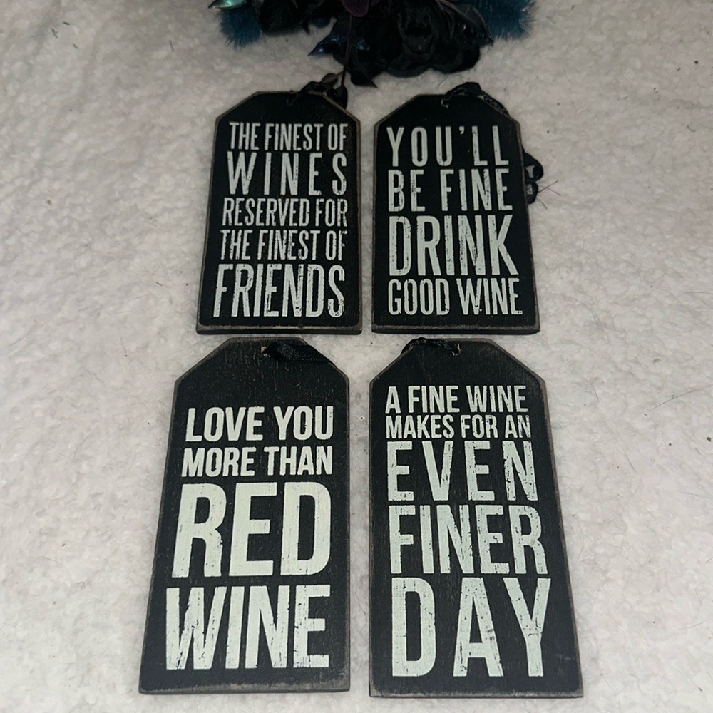 Set of 4 Wooden Wine Bottle Gift Tags Rustic Black White Witty Quotes Patterns